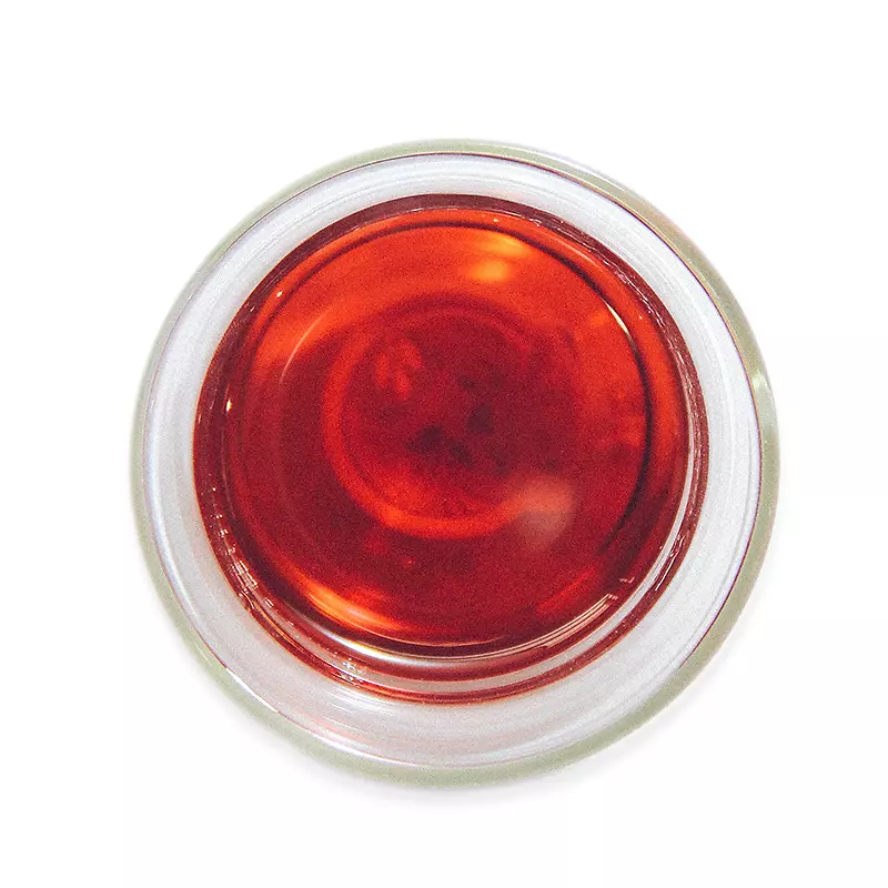 红色茶汤玻璃杯熟茶茶汤