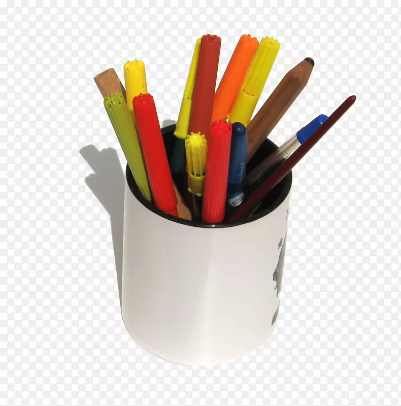 一个白色的放彩色笔的笔筒