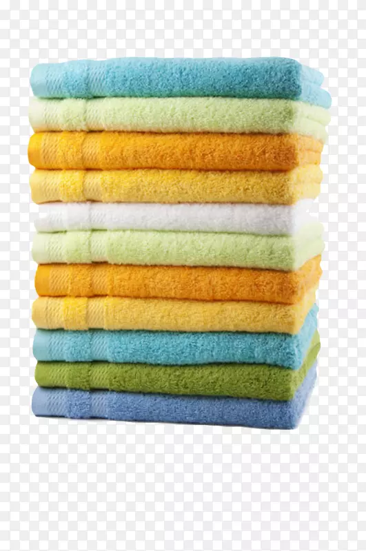 一堆层叠着的毛巾清洁用品实物