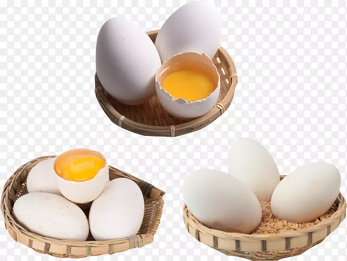 三只竹筐装白色土鸭蛋