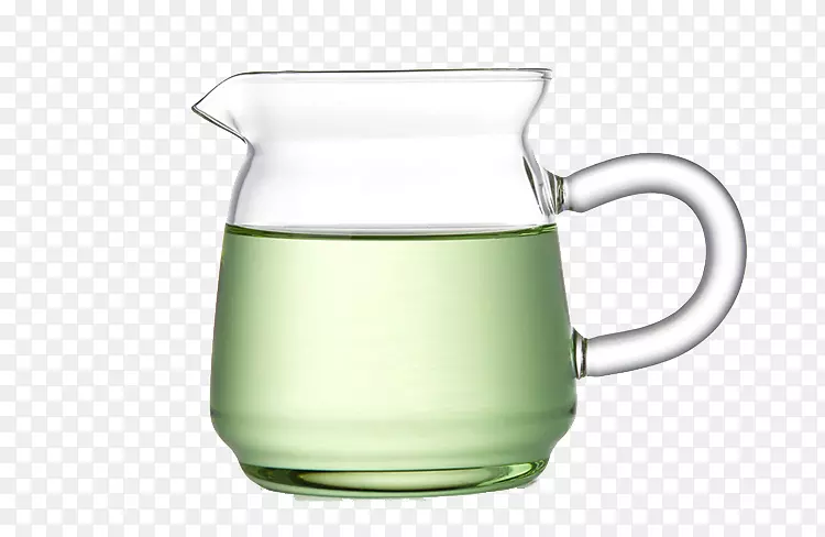 玻璃公道杯里的茶水