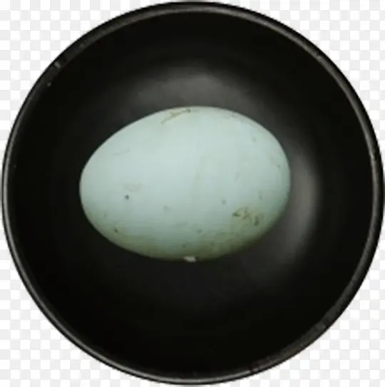 黑色盘装白色土鸭蛋