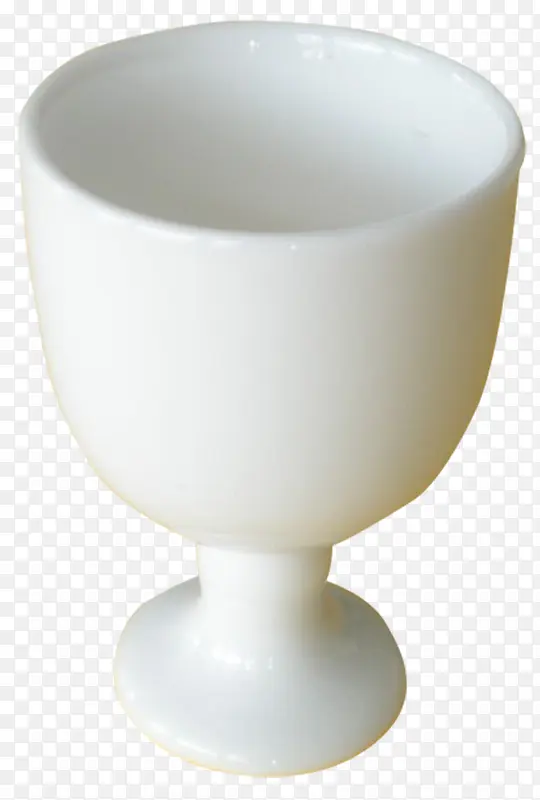 白色简单陶瓷酒杯