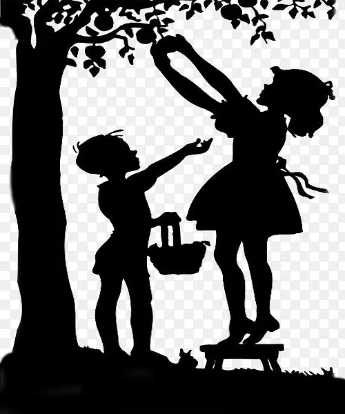 树下摘果实的小男孩和小女孩剪影