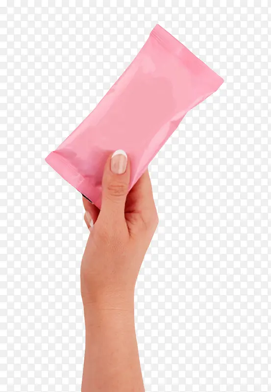 手拿着粉红塑料包装的湿纸巾实物