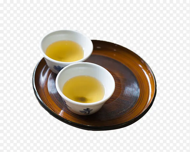 托盘里的两杯日式茶