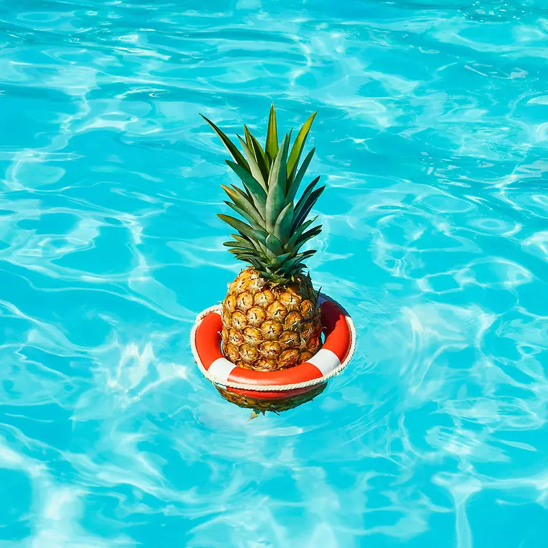 游泳池游泳圈菠萝海报背景