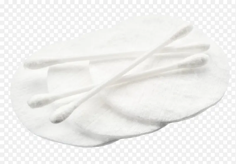 白色圆形海绵和棉签清洁用品实物