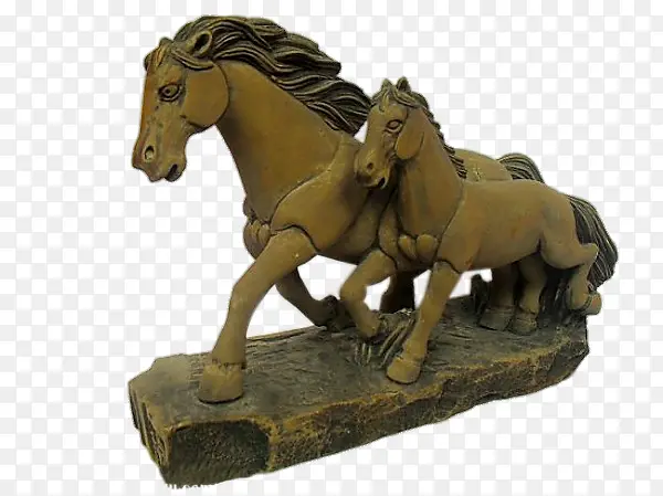 两只马雕像
