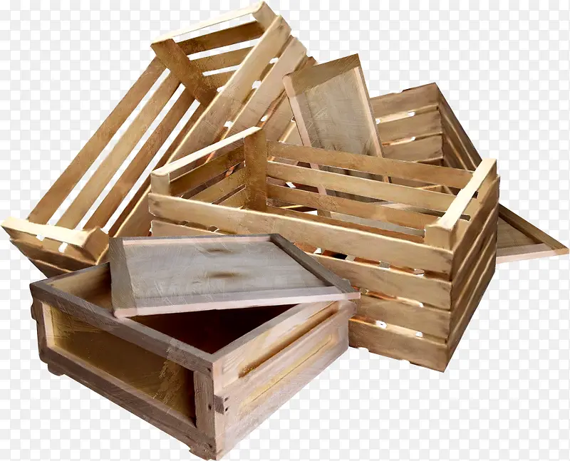 一堆木箱子