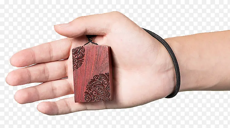 手拿紫檀木木牌