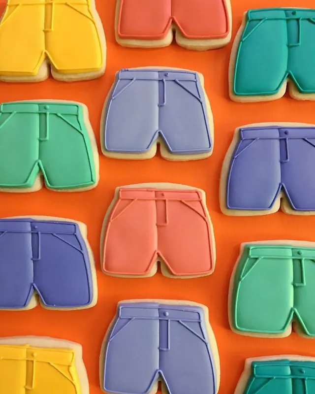 彩虹颜色裤子模型饼干