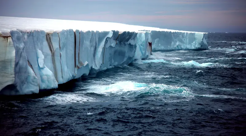 冰川下的海面海报背景