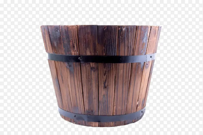 棕色木桶