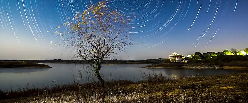 璀璨神奇的星轨背景图片