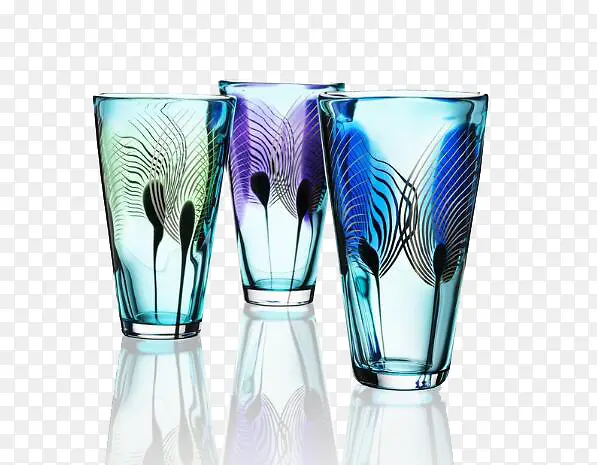 三个漂亮的玻璃杯