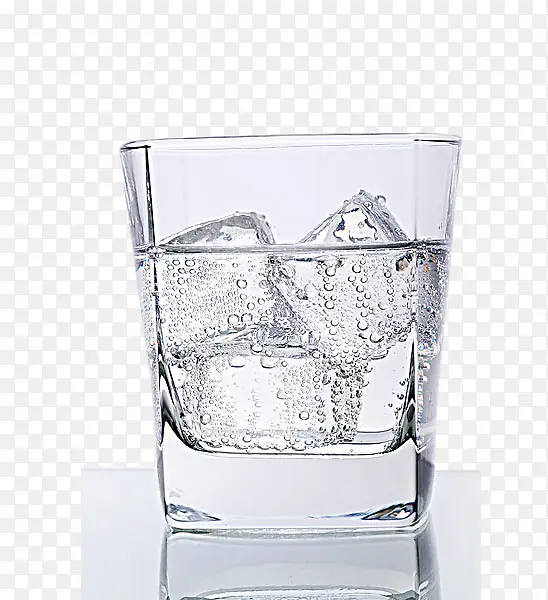半杯冰水