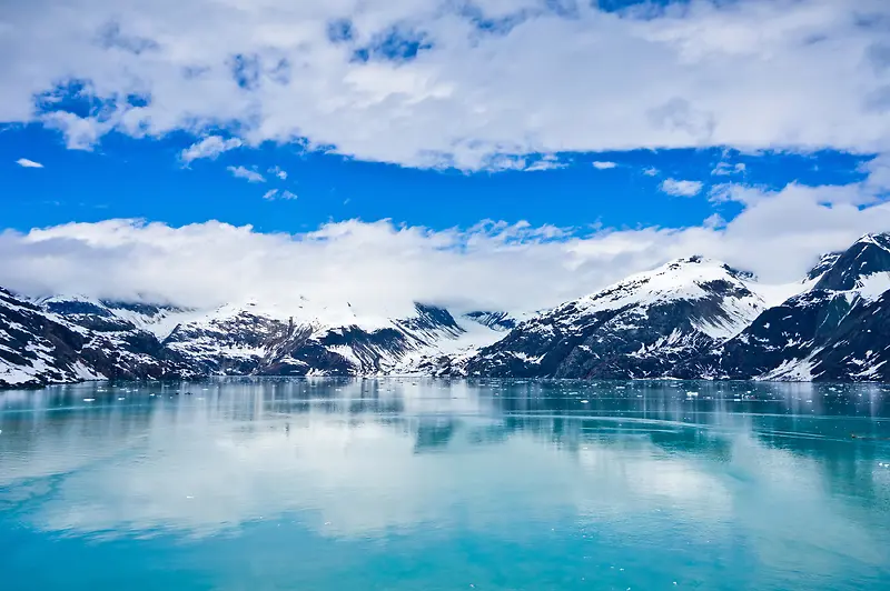 湖水雪山蓝天素材