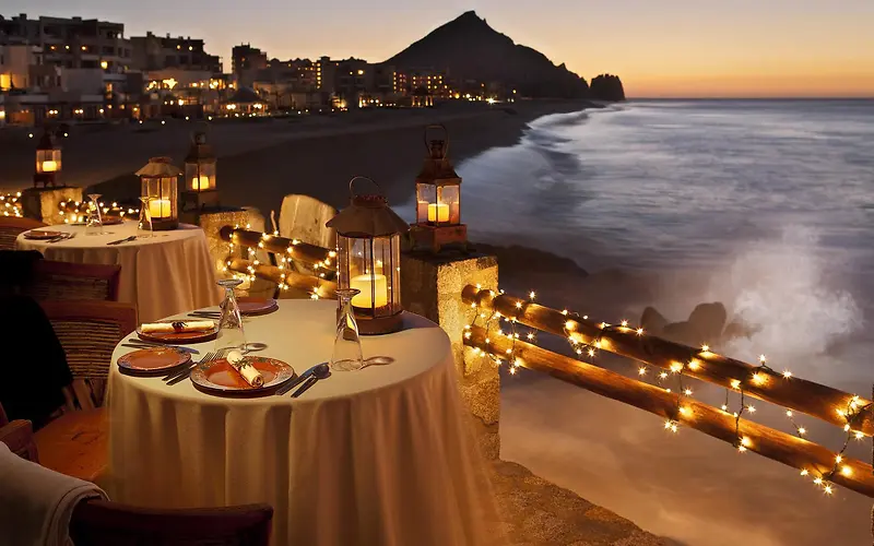 黄色浪漫海边餐厅