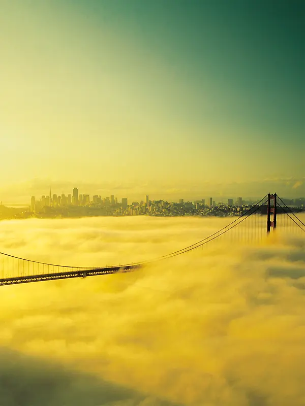 云雾里的桥