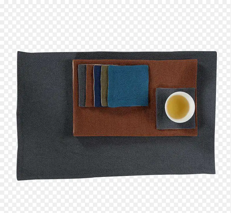 蓝色茶席上的茶水图片素材