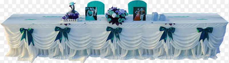 白色绸缎桌子婚礼