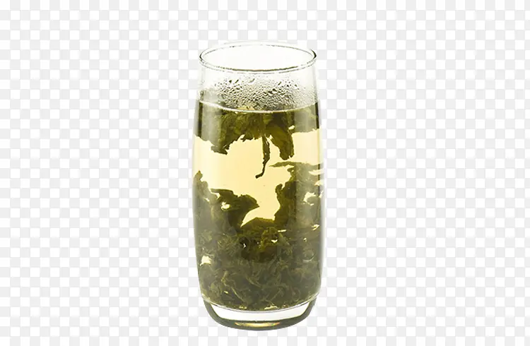 玻璃杯里的乌龙茶