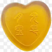黄色质感爱心形状肥皂