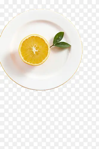 盘子上的橙子