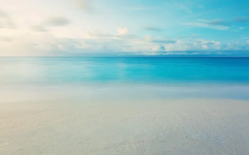 蓝天白云海水沙滩阳光