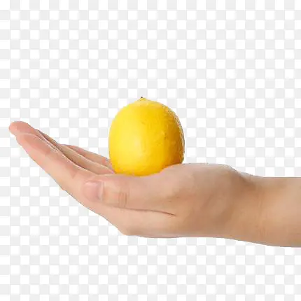 一只手握着柠檬