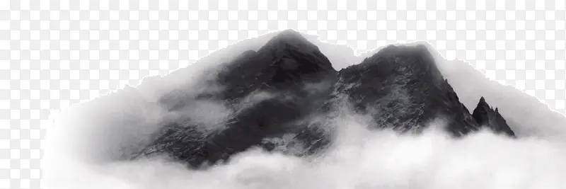 云雾缭绕在山间