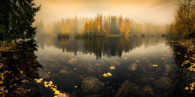 湖面上的秋色风景