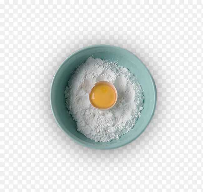 盛着鸡蛋面粉的碗