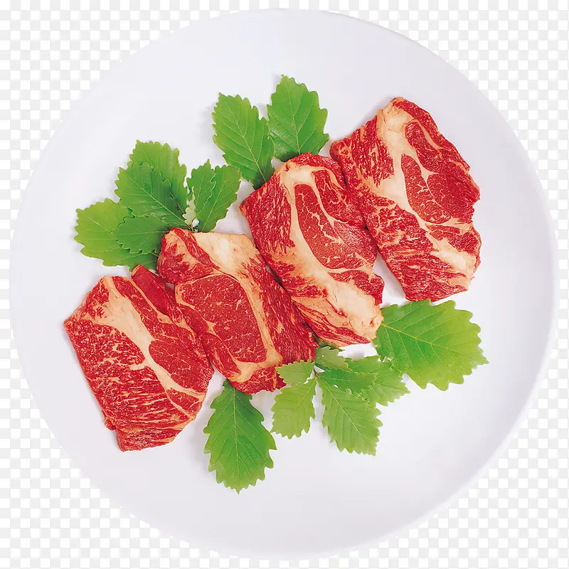 白色餐盘里的牛肉