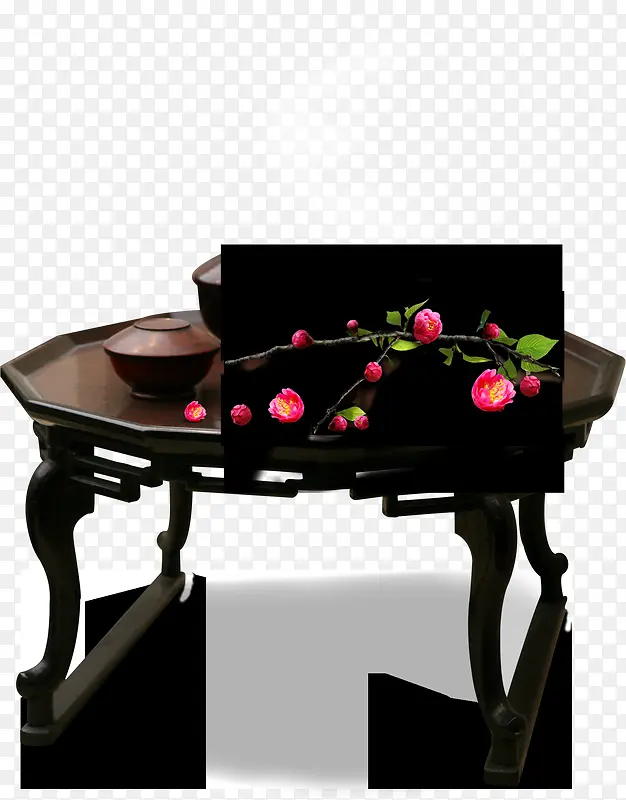 红木桌子红色花朵