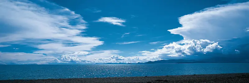 蓝天云朵海报背景图