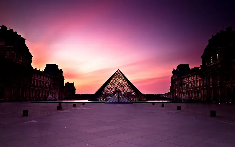 紫色天空卢浮宫建筑