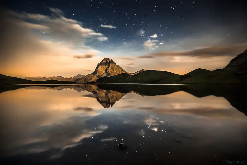 天空下的大海大山