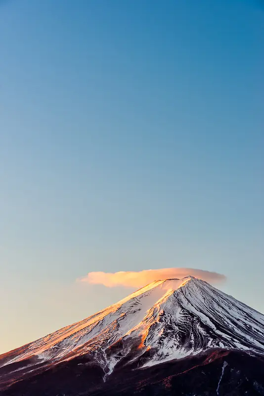 蓝天白云阳光雪山壁纸