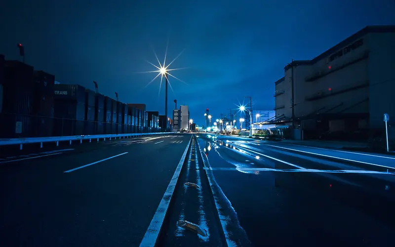 蓝色城市灯光公路