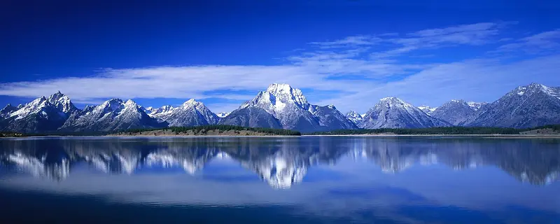 山峰湖泊自然风景