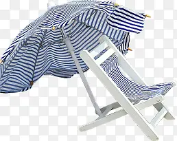 蓝色条纹躺椅和遮阳伞