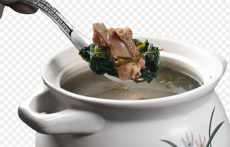勺子舀紫菜排骨汤