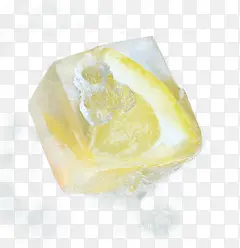冰块中的柠檬