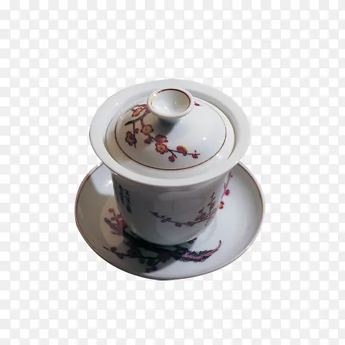 洁白红梅瓷器茶杯