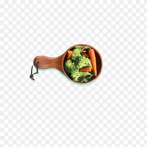 木勺中的蔬菜