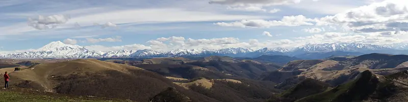 连绵的山峦海报背景