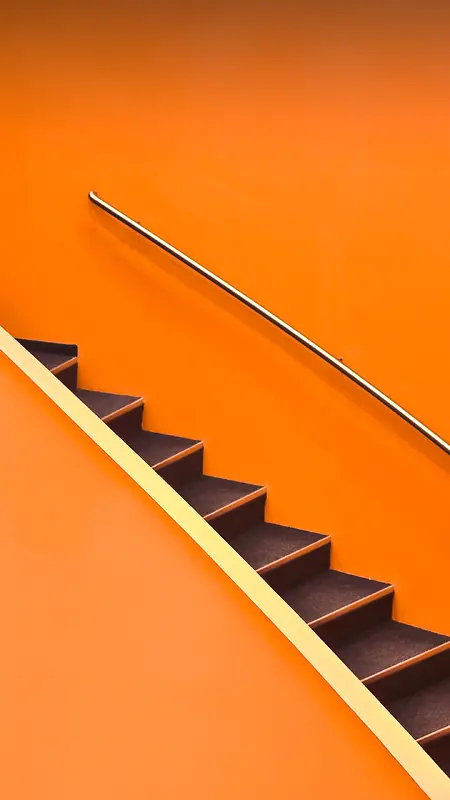 橙色背景楼梯图片