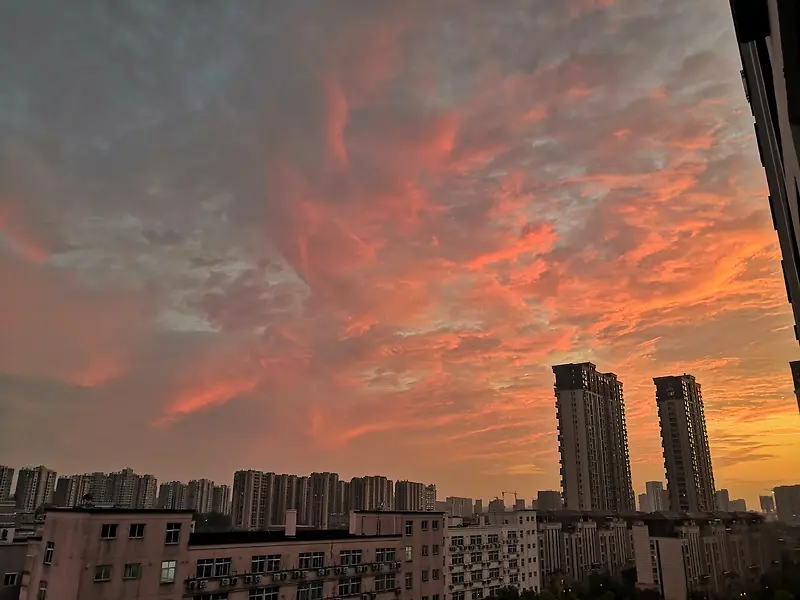 杭州雨过天晴的落日